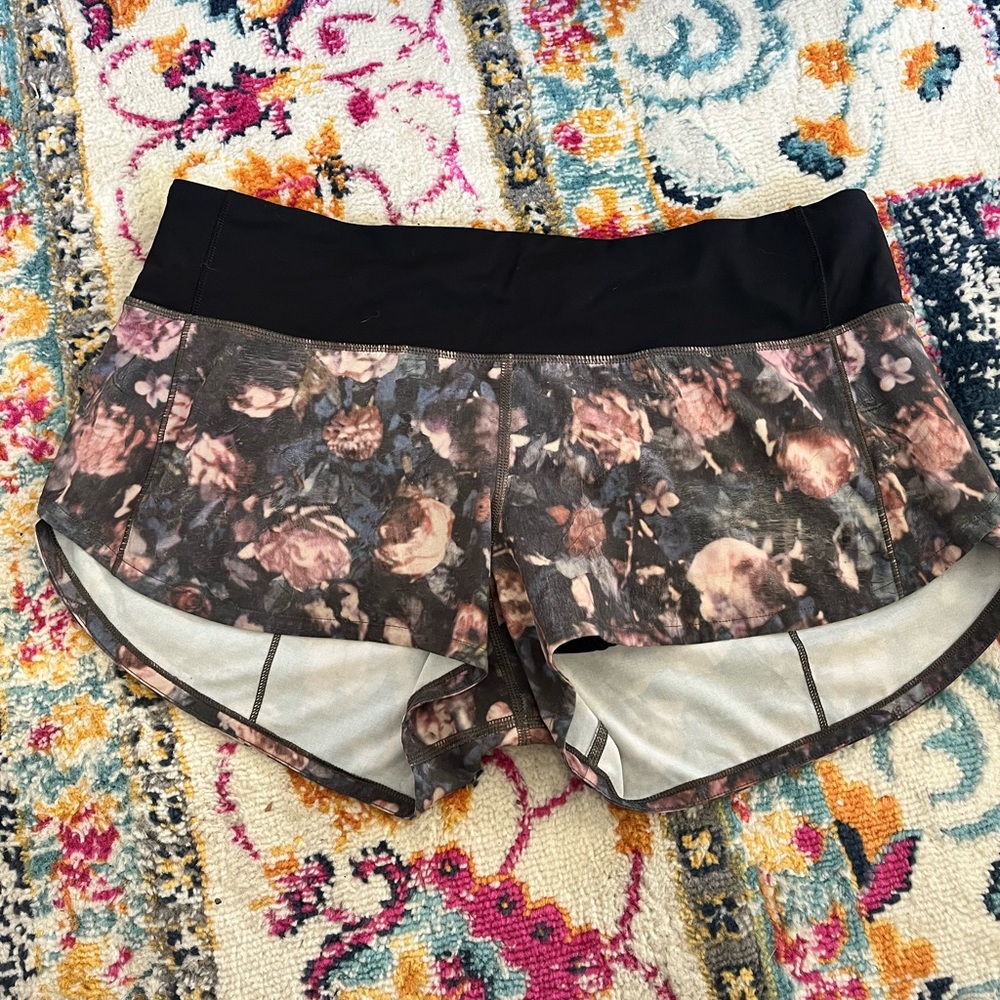 lululemon speed up shorts 2.5